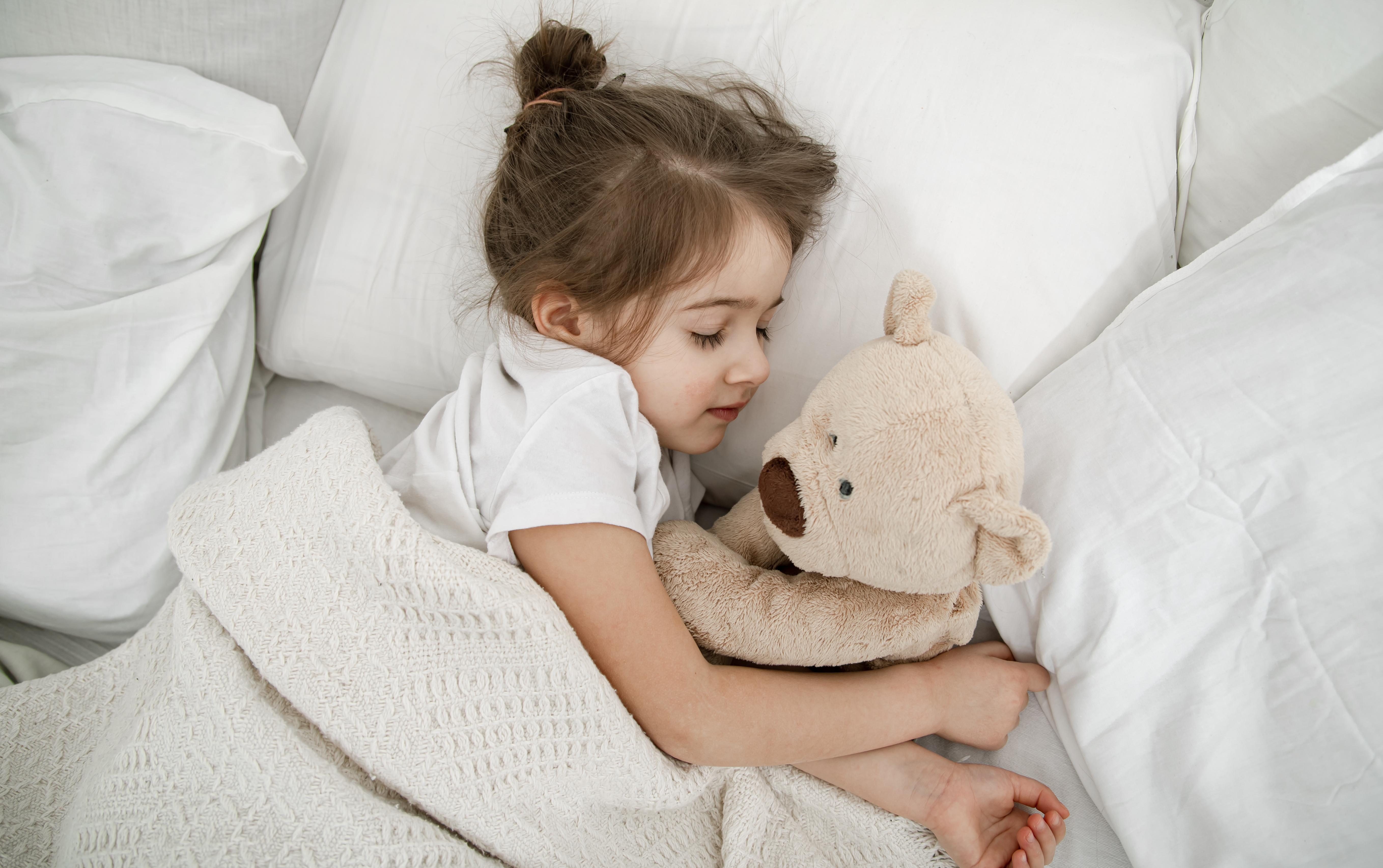 Beneficios de la melatonina y el zinc para dormir en niños